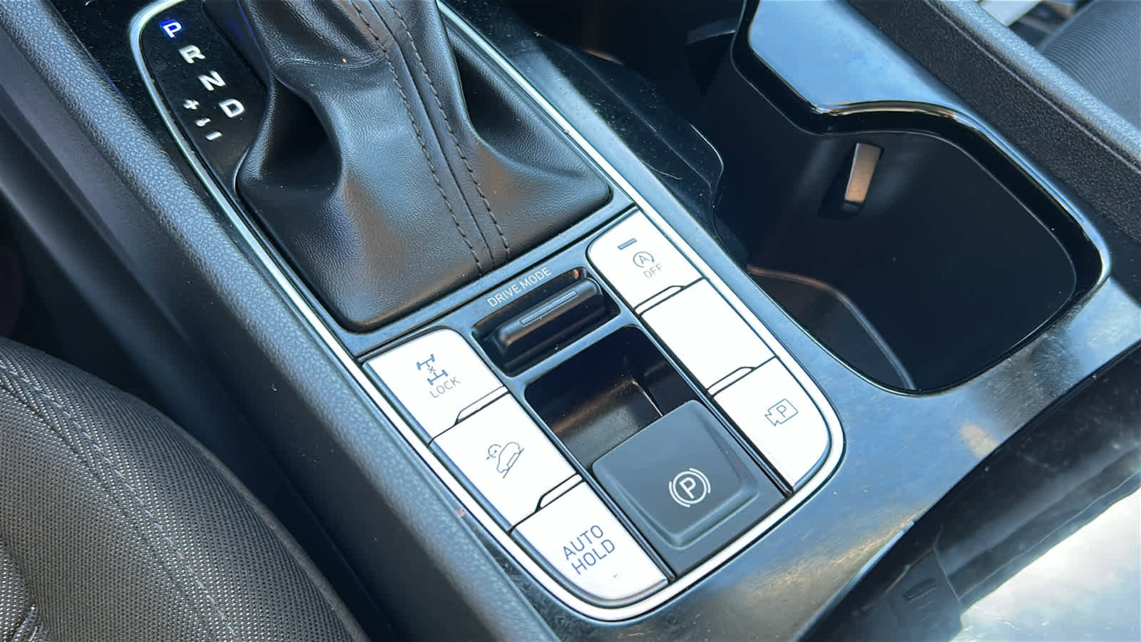 Used 2023 Hyundai Tucson SE image 16