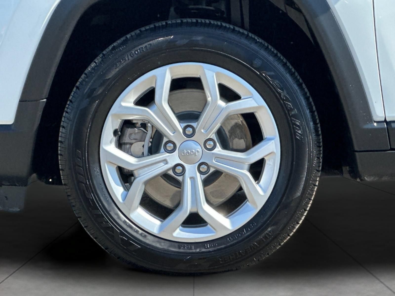 Used 2024 Jeep Compass Latitude AWD/4WD image 24