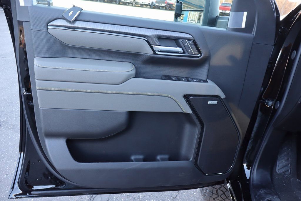 New 2026 Chevrolet Silverado 2500 ZR2 image 4