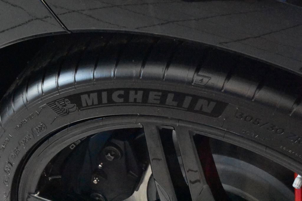 New 2026 Chevrolet Corvette Stingray Preferred Cpe w/ Z51 Performance Package RWD image 32