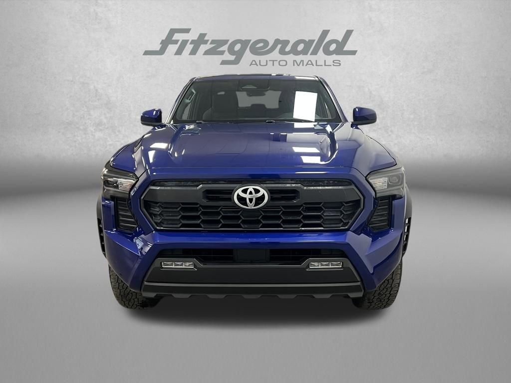 Used 2024 Toyota Tacoma TRD Off-Road AWD/4WD image 10