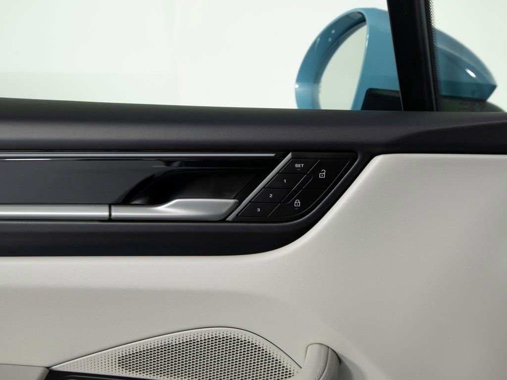 New 2026 Porsche Macan 4S Electric image 20