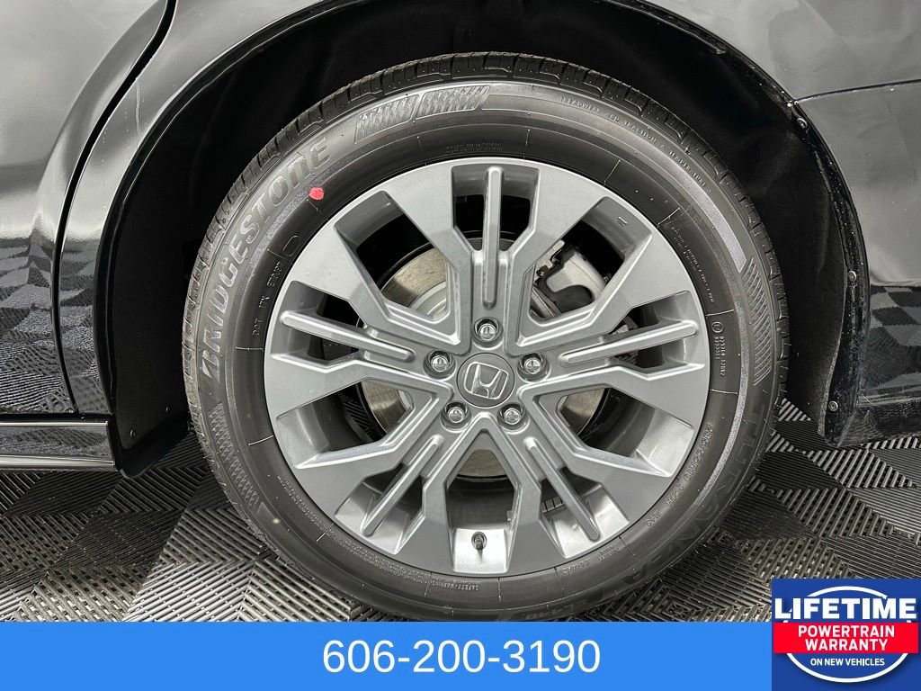 New 2026 Honda Odyssey Touring image 9