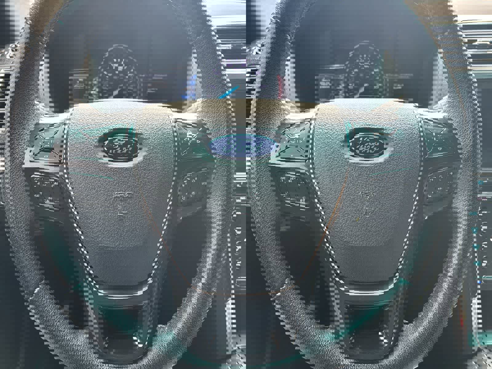 Used 2017 Ford Explorer Limited image 5