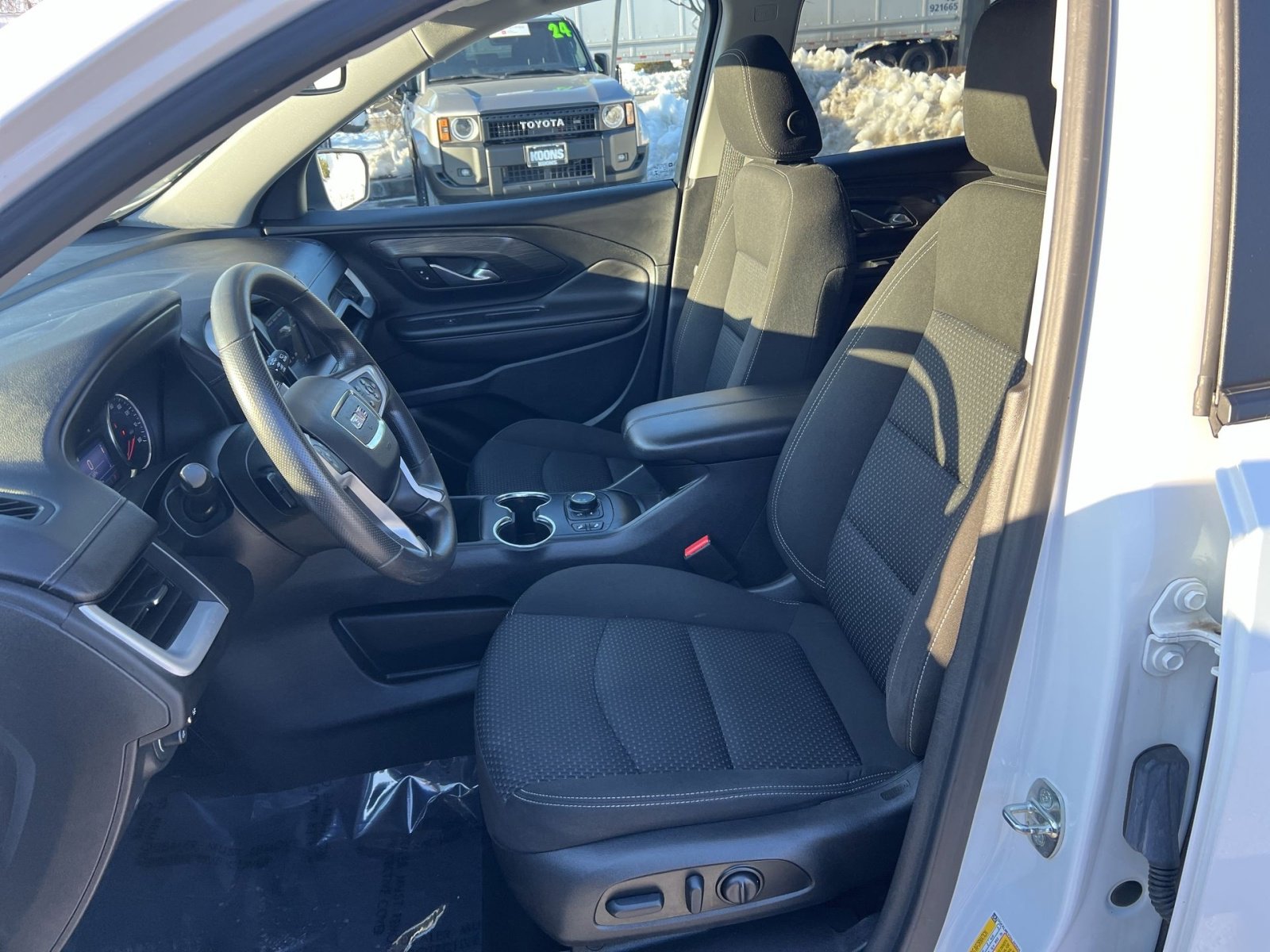 Used 2022 GMC Terrain SLE w/ Driver Convenience Package image 13