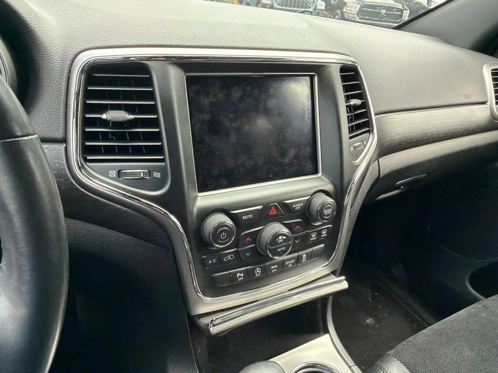 Used 2018 Jeep Grand Cherokee Altitude AWD/4WD image 10