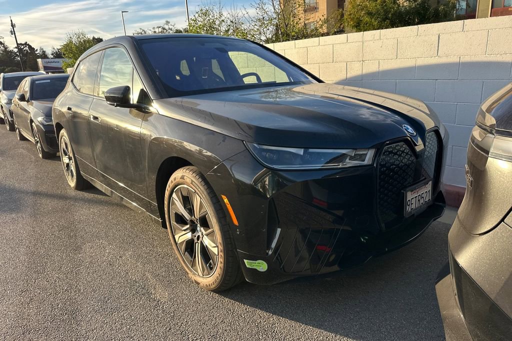 Used 2023 BMW iX M60 image 2