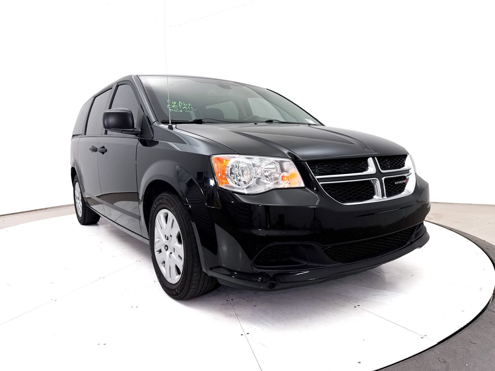 Used 2020 Dodge Grand Caravan SE w/ UConnect Hands-Free Group FWD image 8