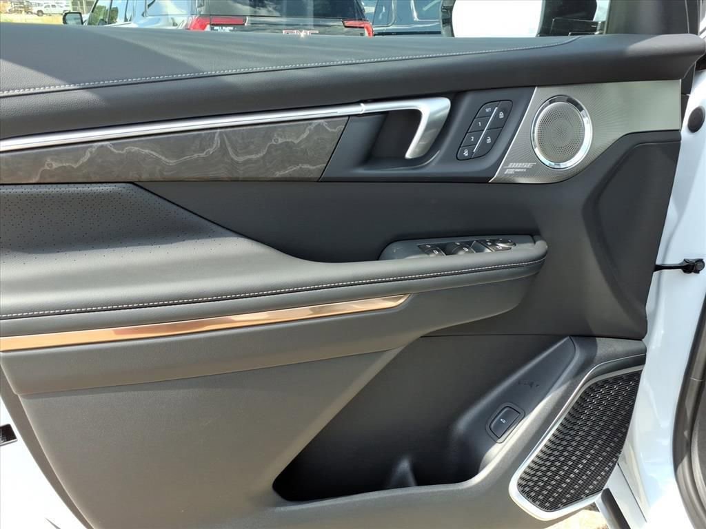 New 2026 Buick Enclave Avenir image 13