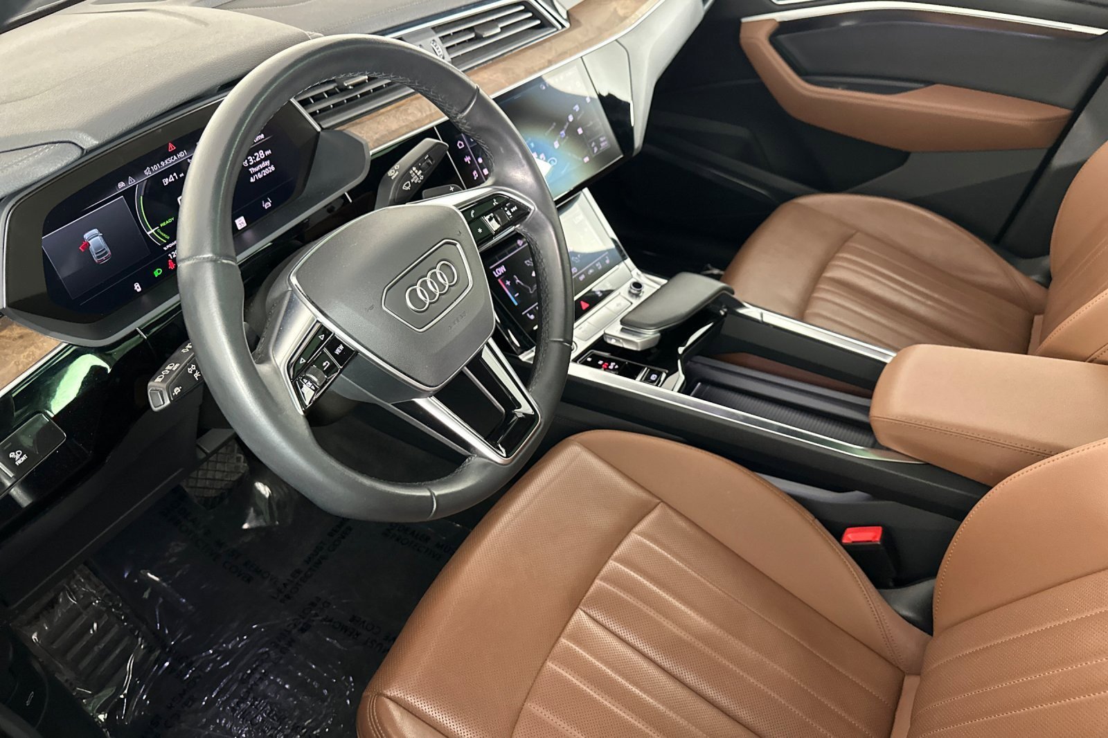 Used 2023 Audi e-tron Premium Plus w/ Premium Plus Package image 9