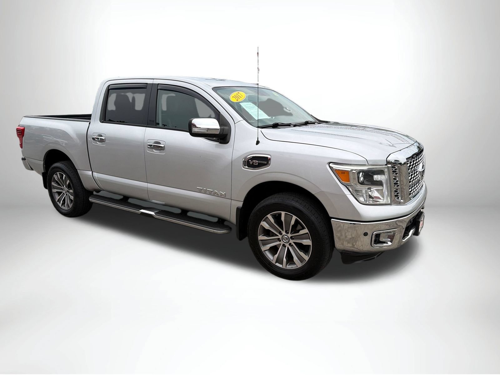 Used 2017 Nissan Titan SL AWD/4WD image 9