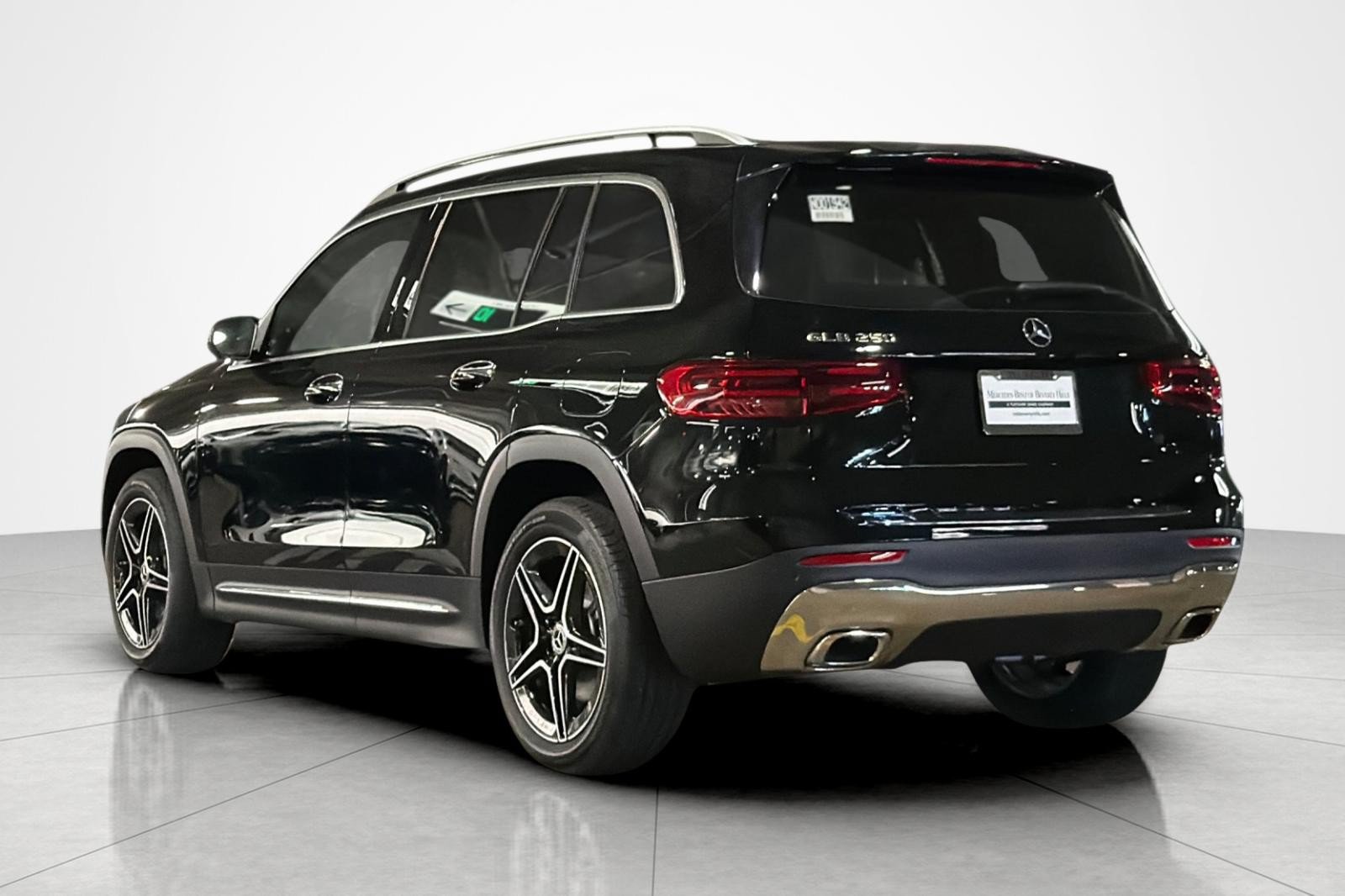 New 2026 Mercedes-Benz GLB 250 image 3