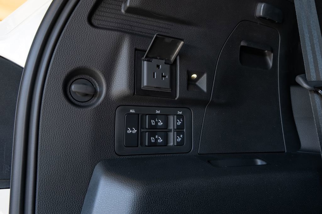 New 2026 Lexus LX 700h Luxury image 12