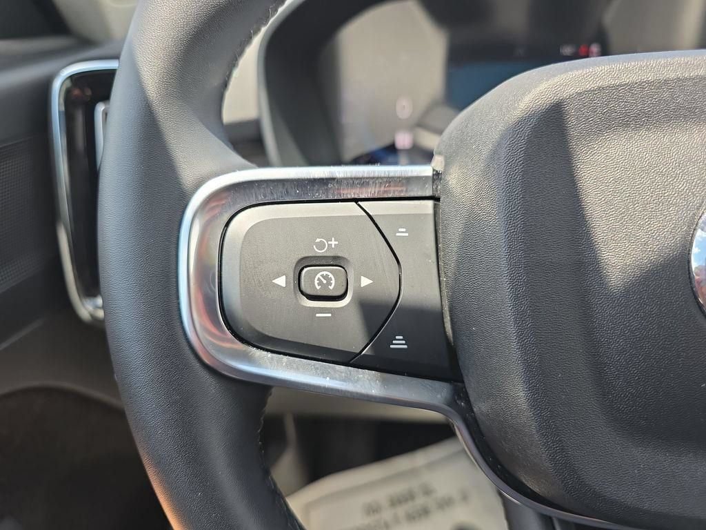 Used 2023 Volvo XC40 B5 Plus w/ Driver Assist Package AWD/4WD image 23