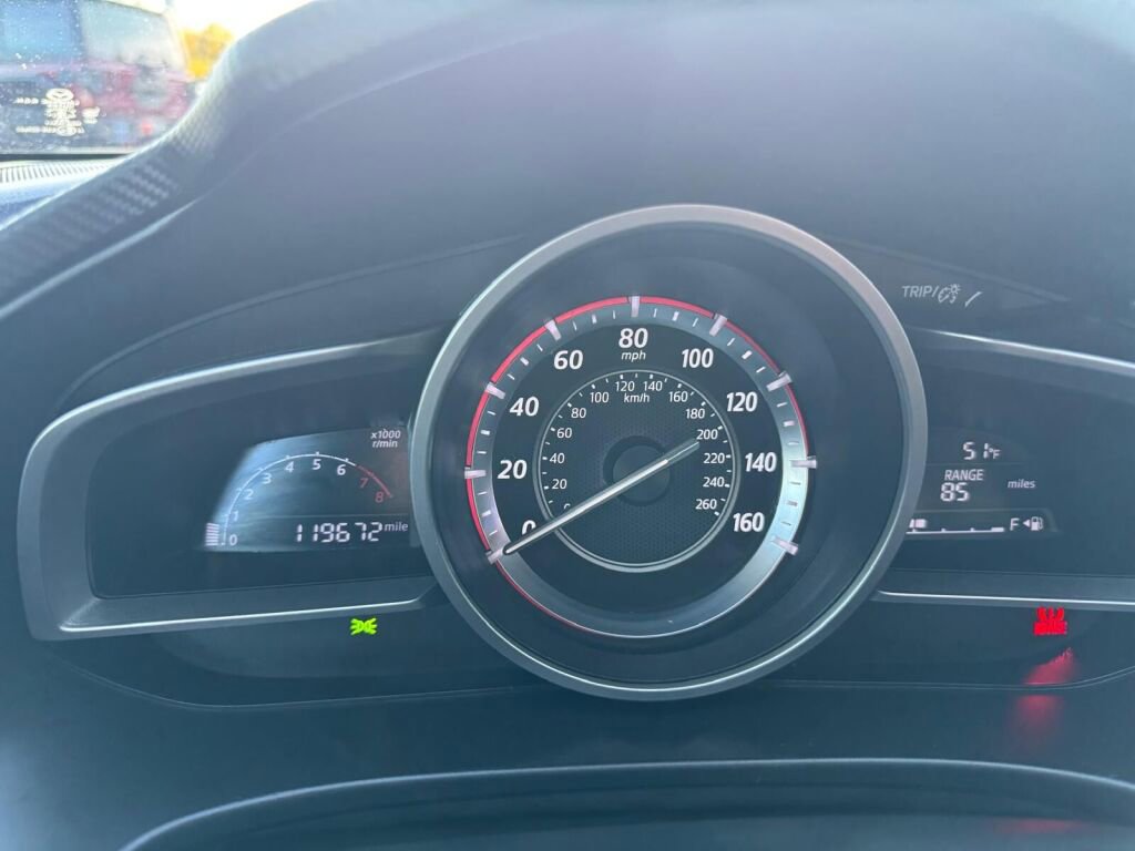 Used 2015 MAZDA MAZDA3 i Touring w/ Technology Package image 18