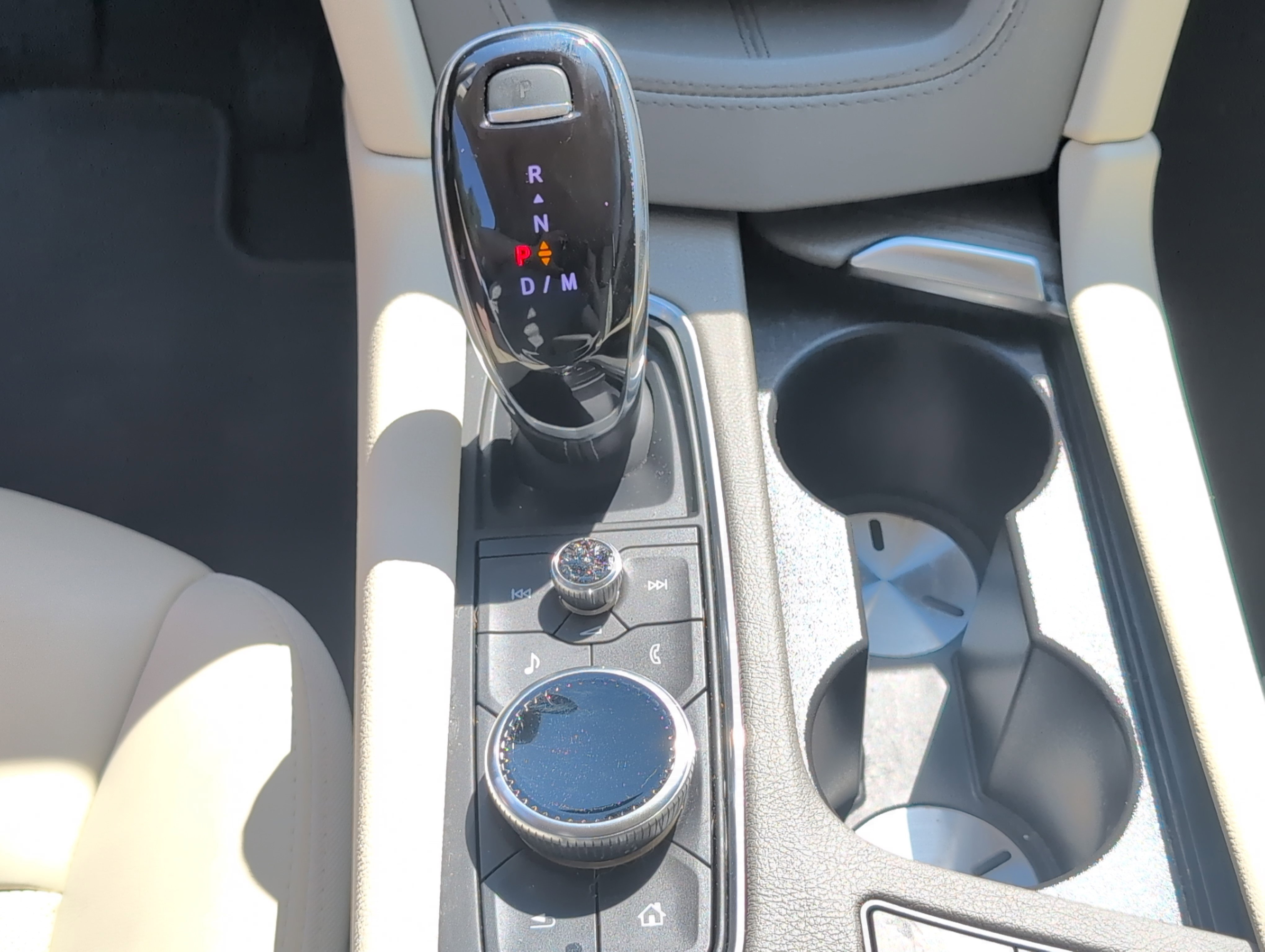 Certified 2022 Cadillac XT5 Premium Luxury FWD image 22