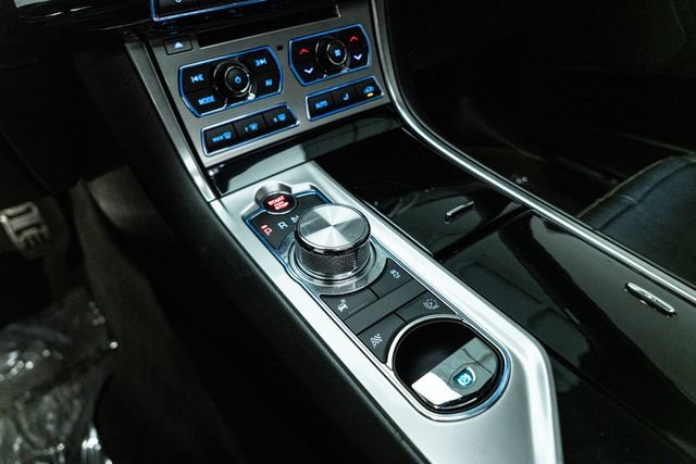 Used 2015 Jaguar XF Sport AWD/4WD image 25