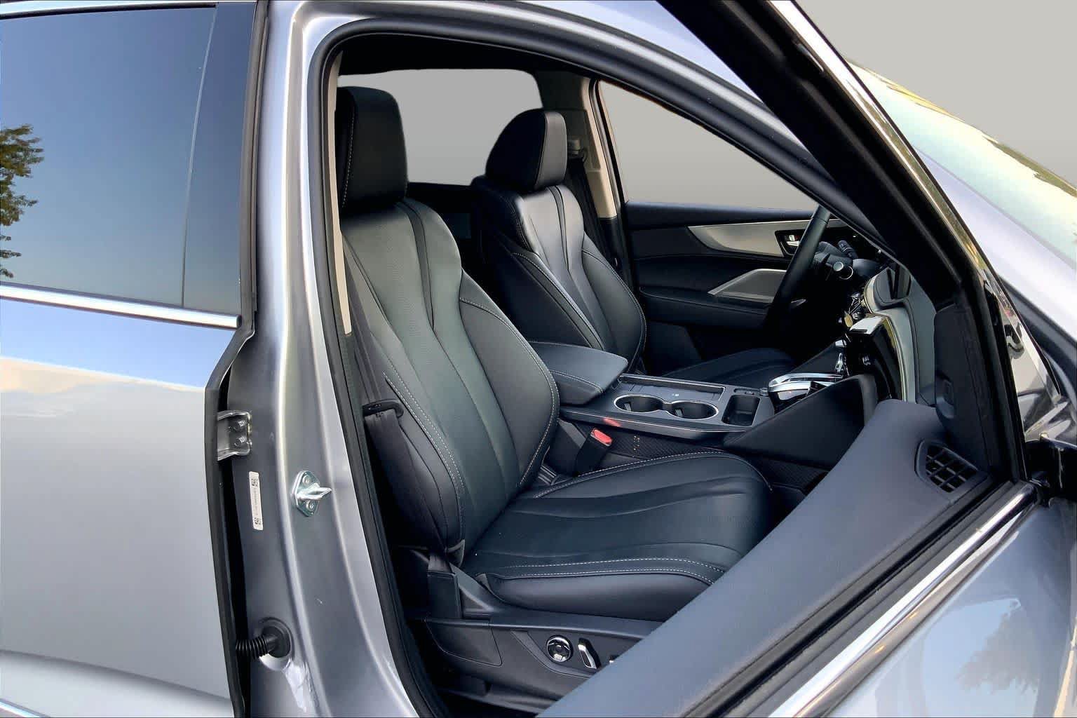 Used 2026 Acura MDX w/ Technology Package FWD image 9
