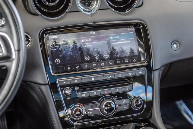 Used 2019 Jaguar XJ L Portfolio RWD image 28