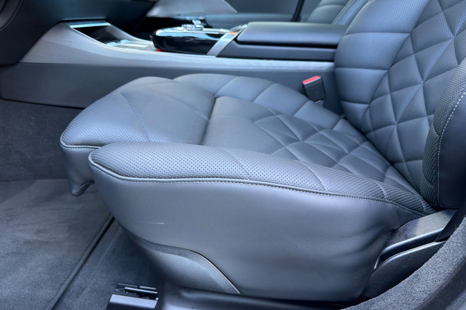 Certified 2023 BMW 740i image 14