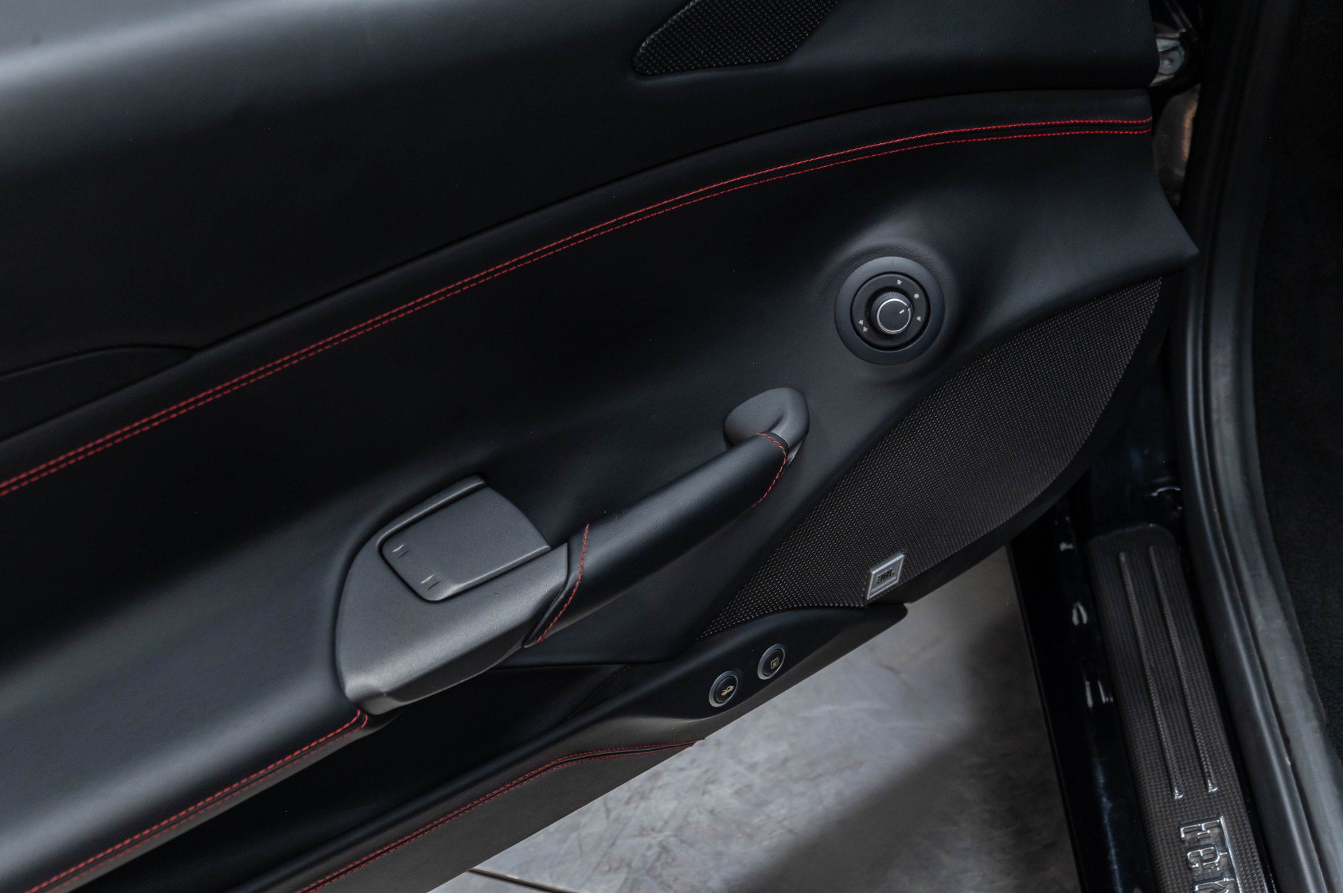 Used 2016 Ferrari 488 Spider RWD image 8
