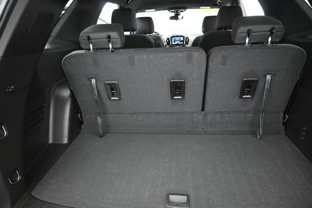 Used 2023 Chevrolet Traverse LT FWD image 28