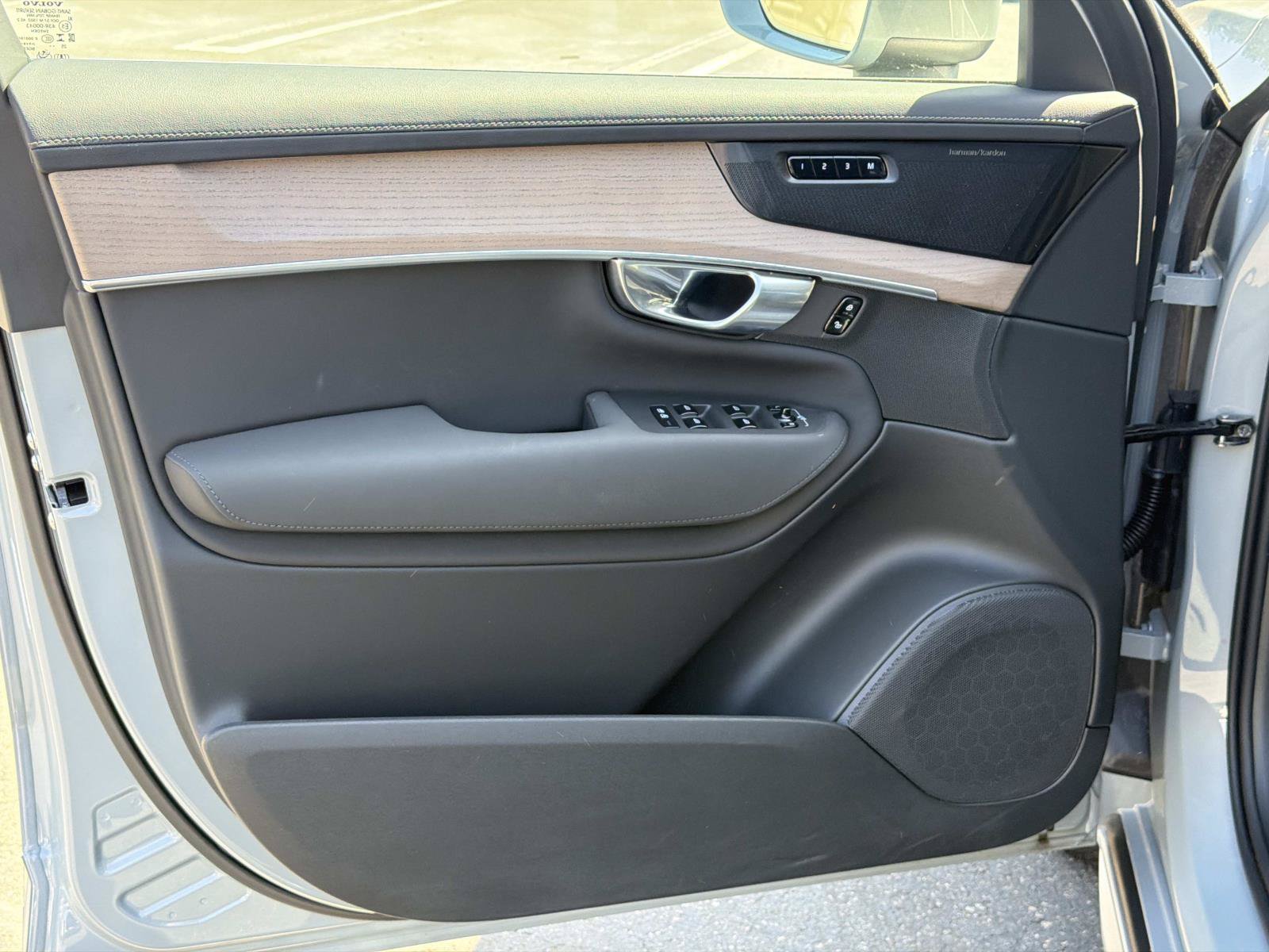 Certified 2026 Volvo XC90 B6 Plus AWD/4WD image 15