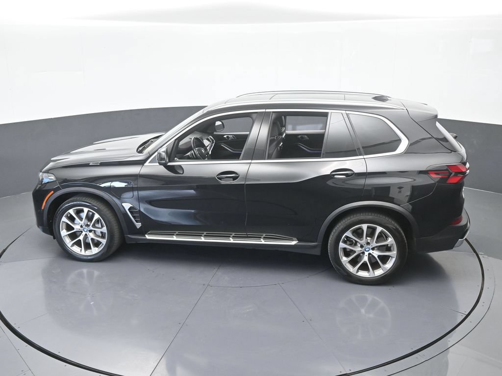 Used 2025 BMW X5 xDrive50e AWD/4WD image 54