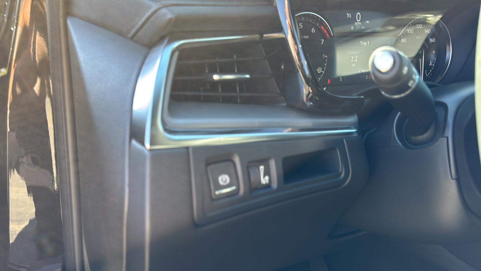 New 2025 Cadillac XT5 Luxury image 13