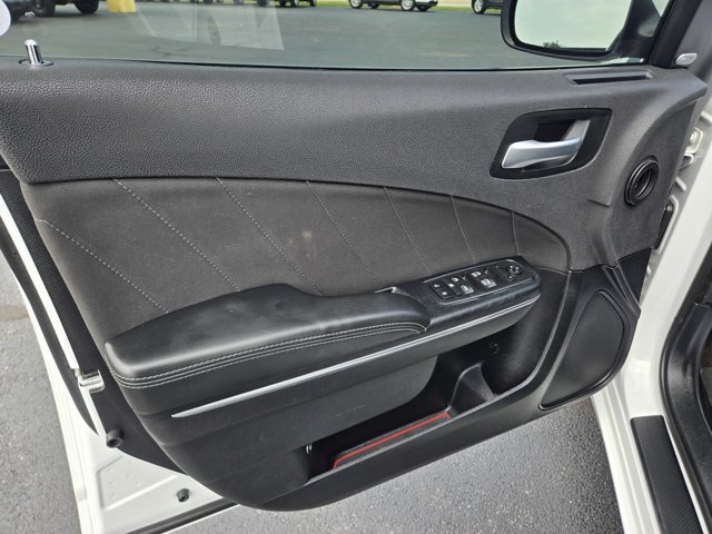 Used 2017 Dodge Charger SXT RWD image 31