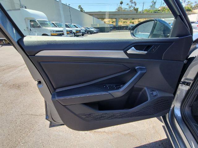 Used 2024 Volkswagen Jetta SE FWD image 20