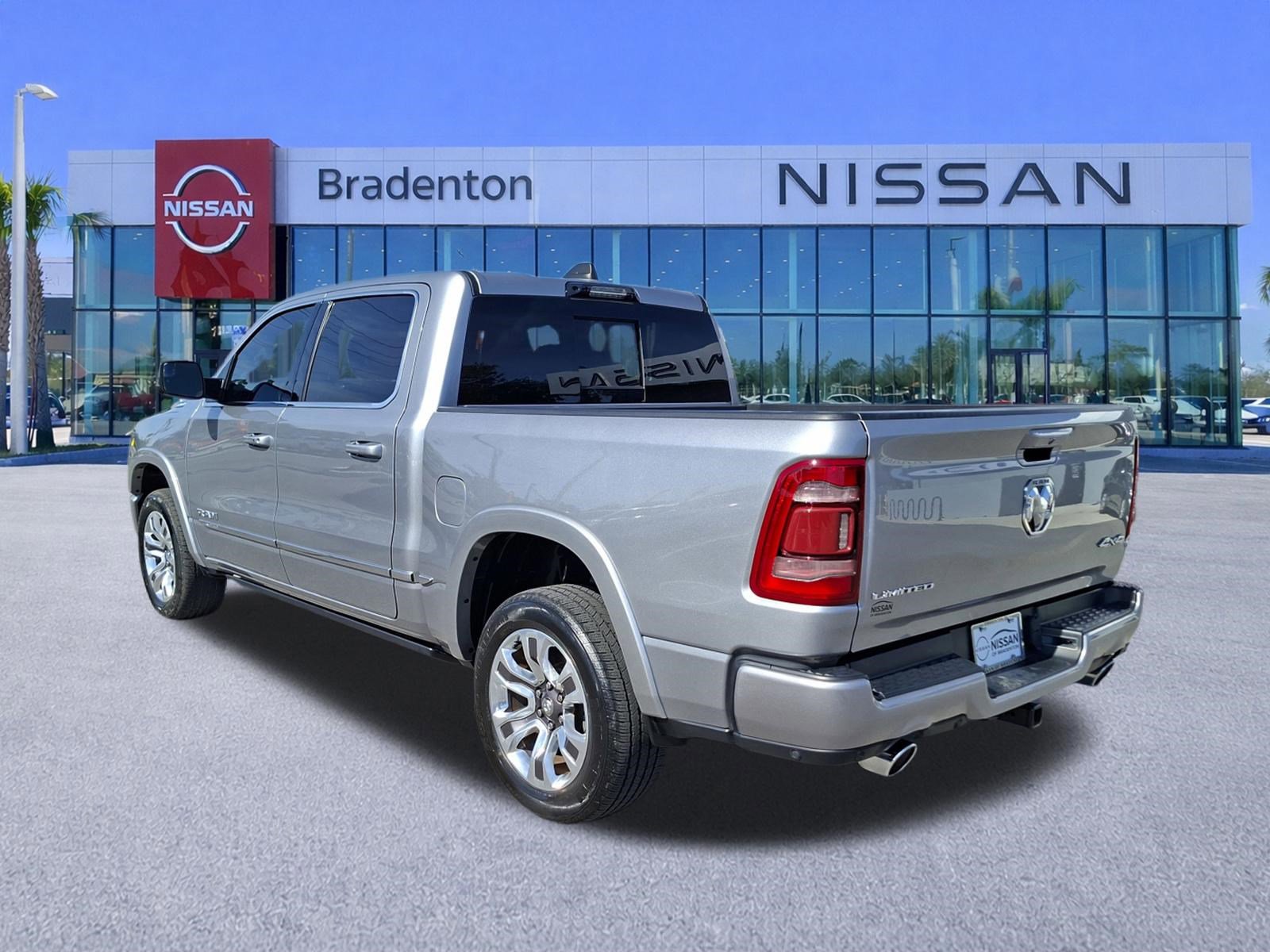 Used 2024 RAM 1500 Limited AWD/4WD image 7