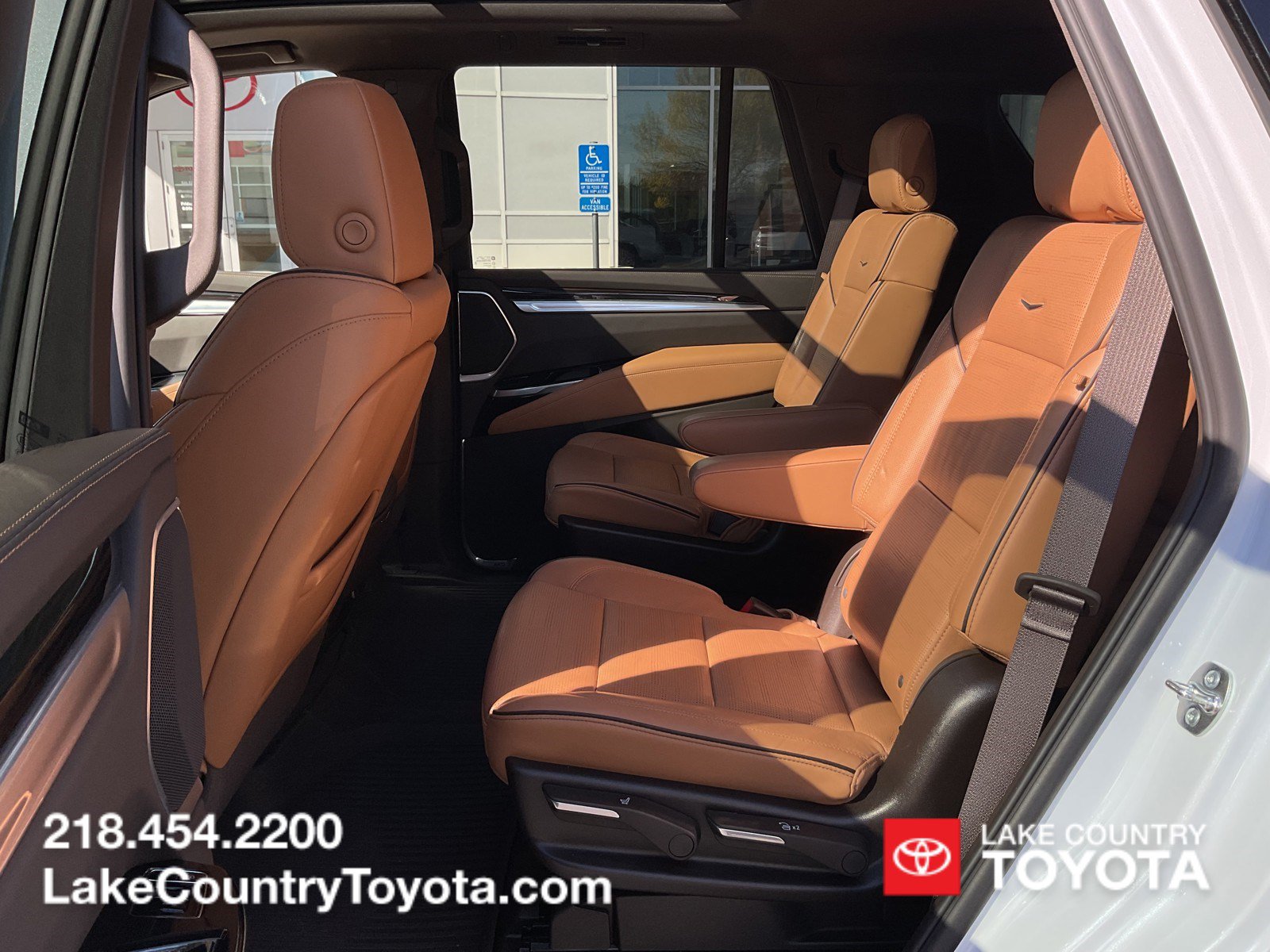 Used 2026 Cadillac Escalade Luxury w/ LPO, Floor Liner Package AWD/4WD image 16