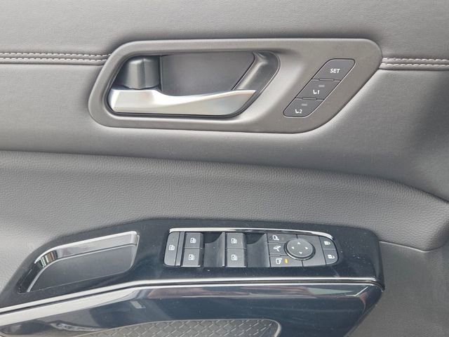 New 2026 Nissan Pathfinder Platinum w/ Cargo Package image 30