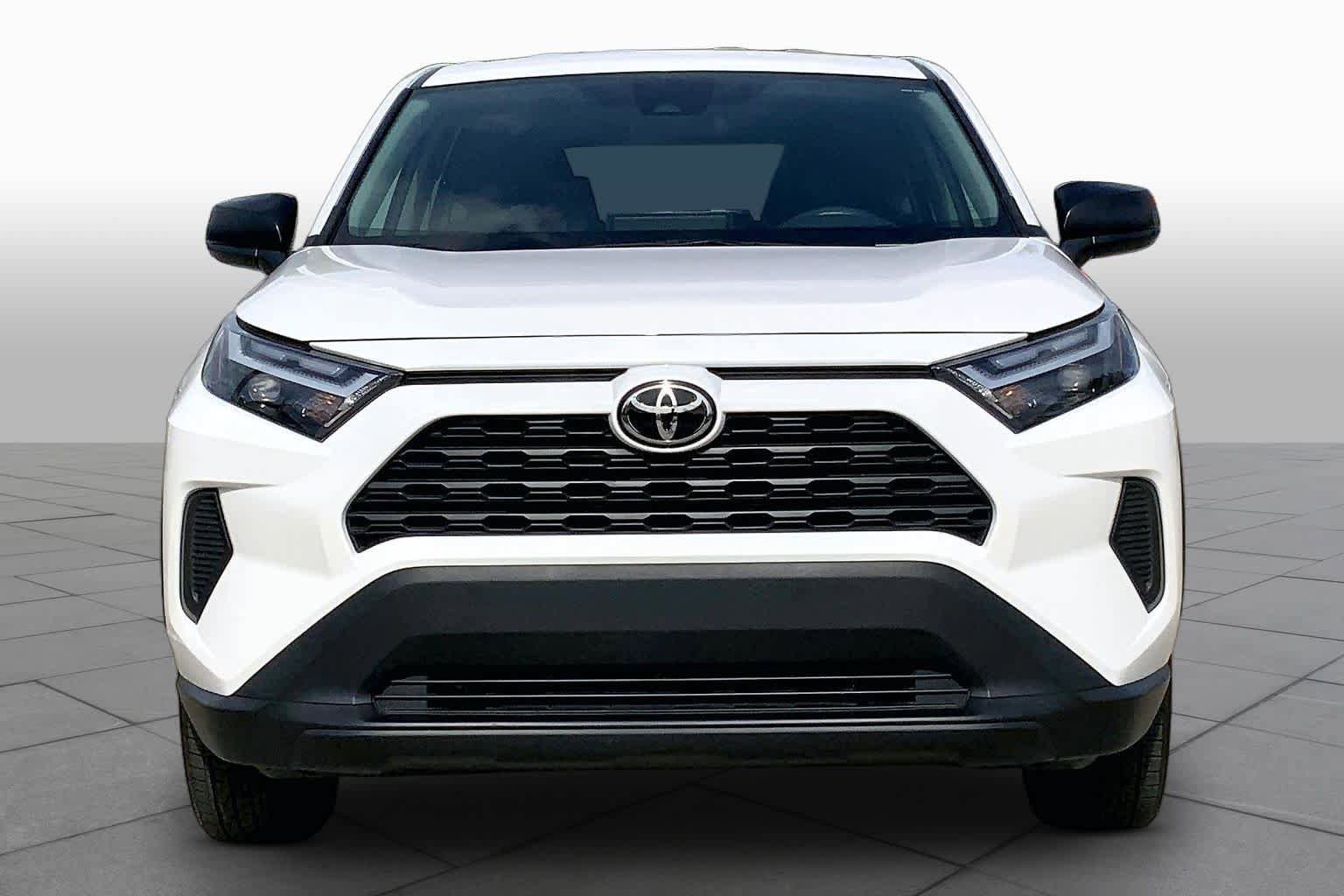 Used 2024 Toyota RAV4 LE FWD image 4