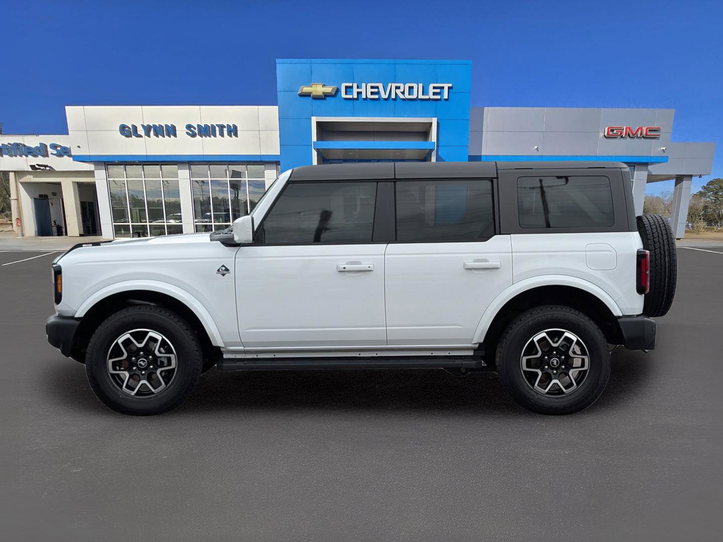 Used 2024 Ford Bronco Outer Banks image 13