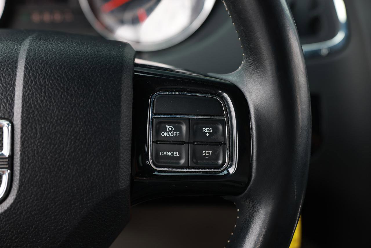 Used 2015 Dodge Grand Caravan SE image 29