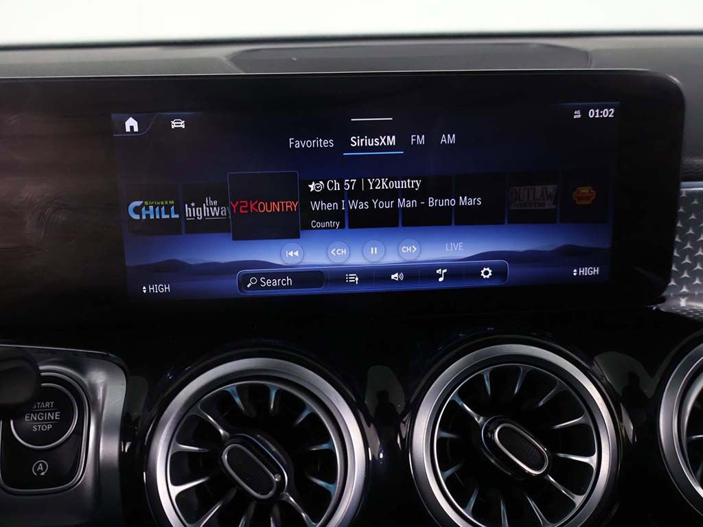 Used 2025 Mercedes-Benz GLB 250 4MATIC image 48