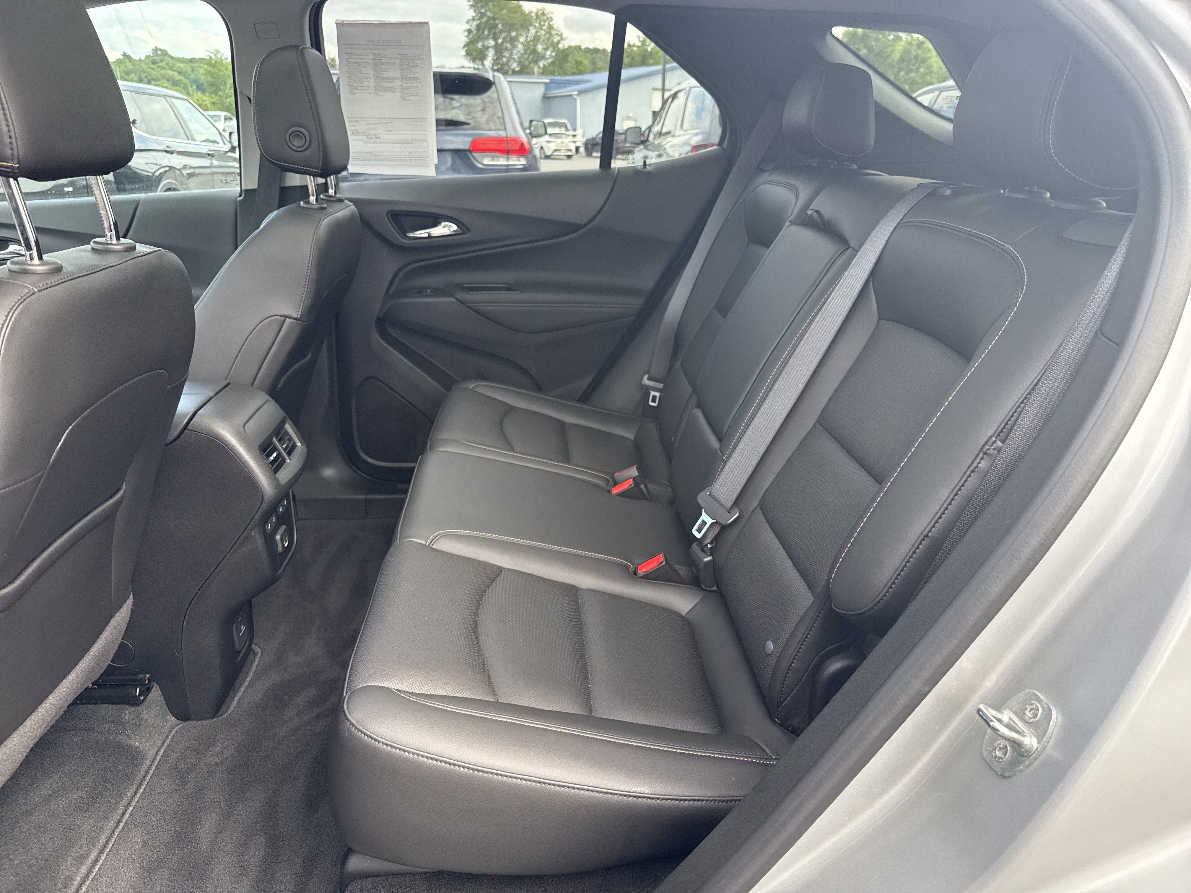 Used 2021 Chevrolet Equinox Premier AWD/4WD image 25