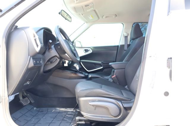 Used 2022 Kia Soul LX FWD image 13