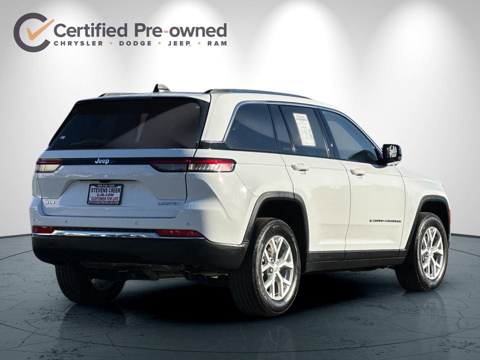 Used 2023 Jeep Grand Cherokee Limited image 4