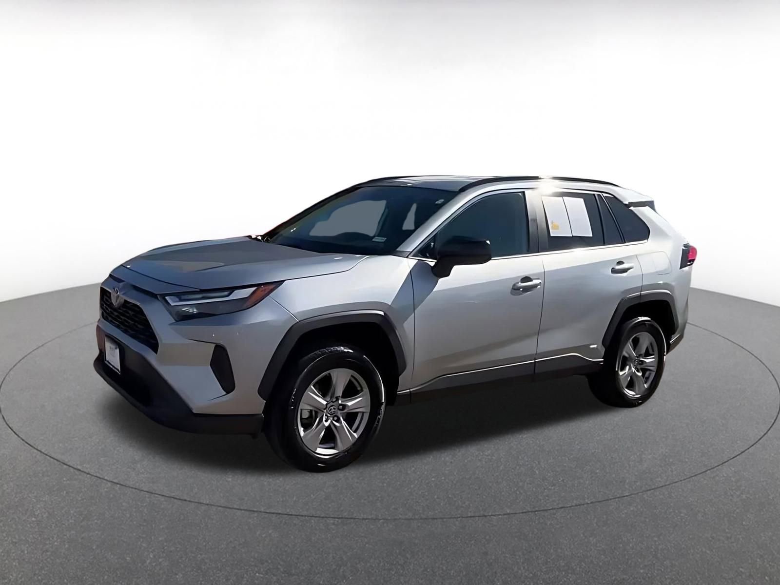 Used 2025 Toyota RAV4 LE image 7