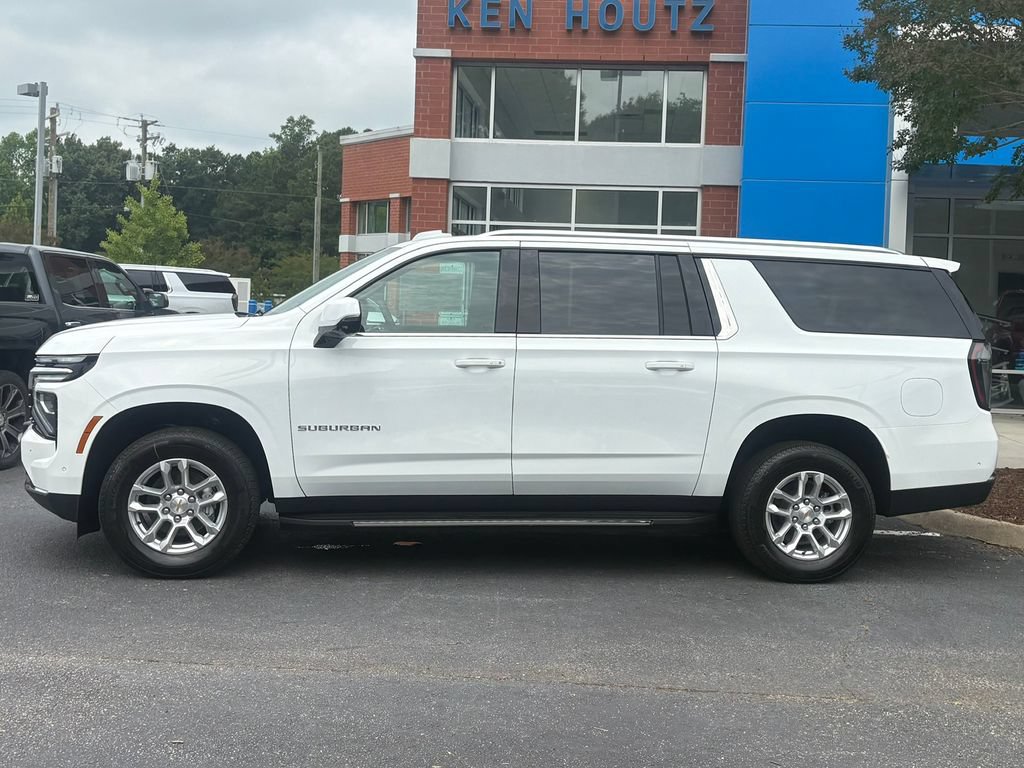 New 2026 Chevrolet Suburban LT w/ Comfort Package AWD/4WD image 2
