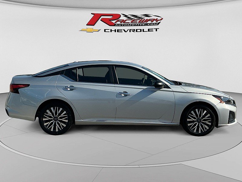 Used 2025 Nissan Altima 2.5 SV FWD image 6