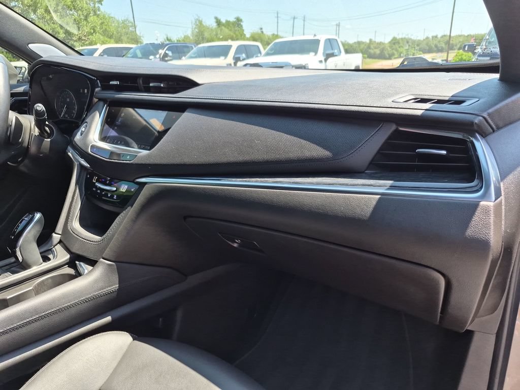 Used 2023 Cadillac XT5 Premium Luxury w/ Technology Package AWD/4WD image 37