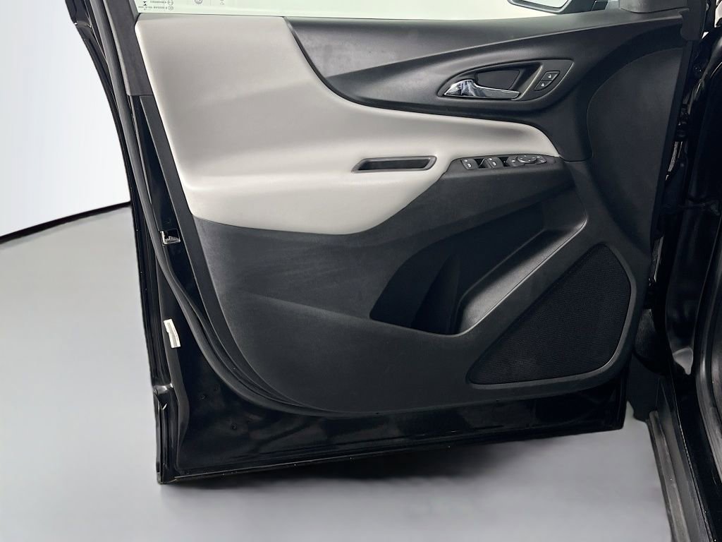 Used 2019 Chevrolet Equinox LS image 17