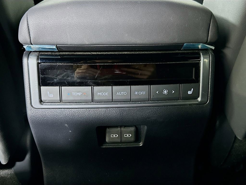 Used 2025 Lexus GX 550 w/ Accessory Package (Z1) image 30