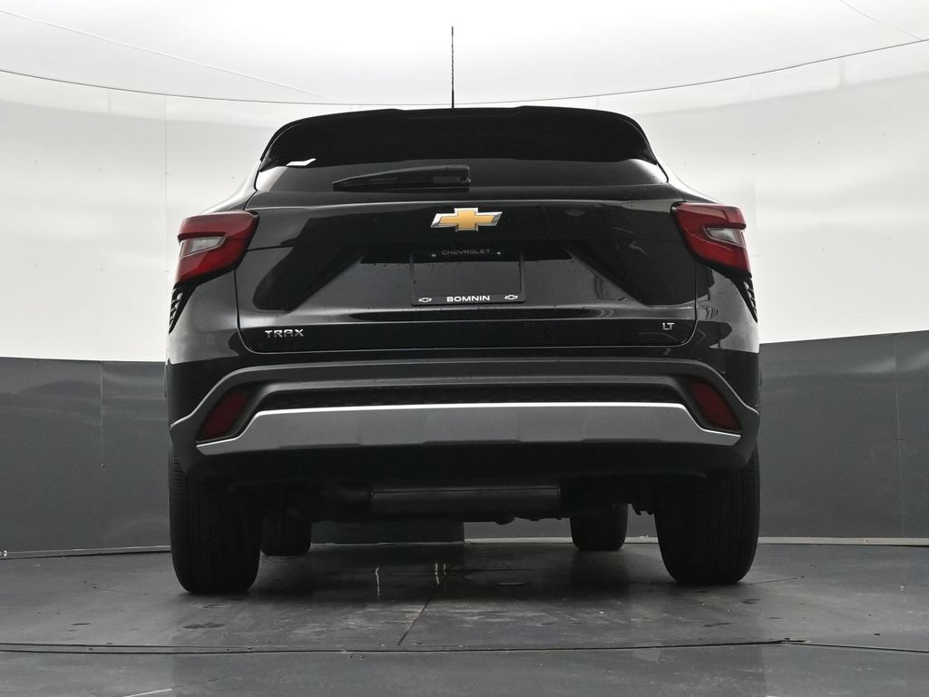 Used 2025 Chevrolet Trax LT FWD image 26