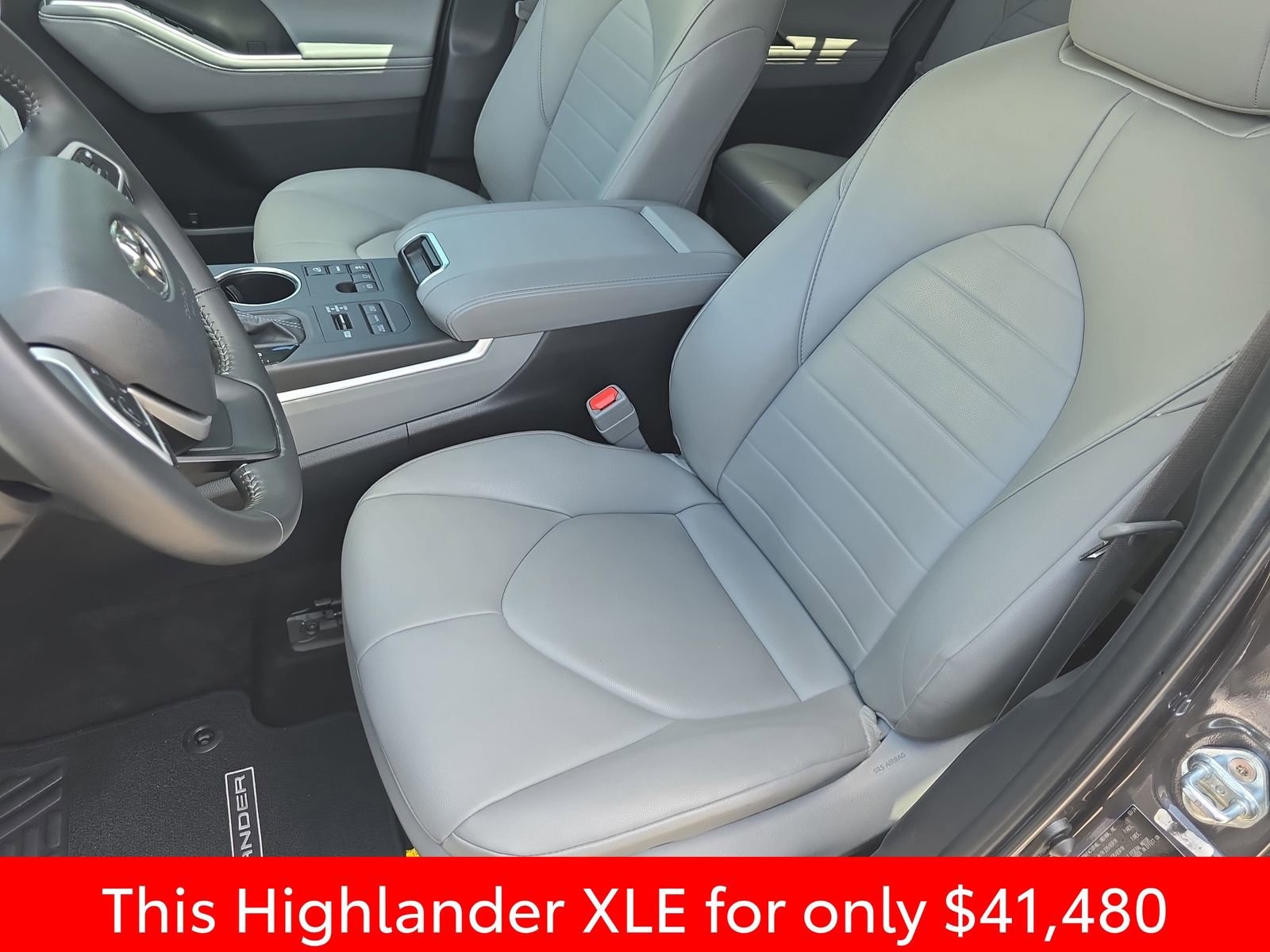 Used 2024 Toyota Highlander XLE AWD/4WD image 23