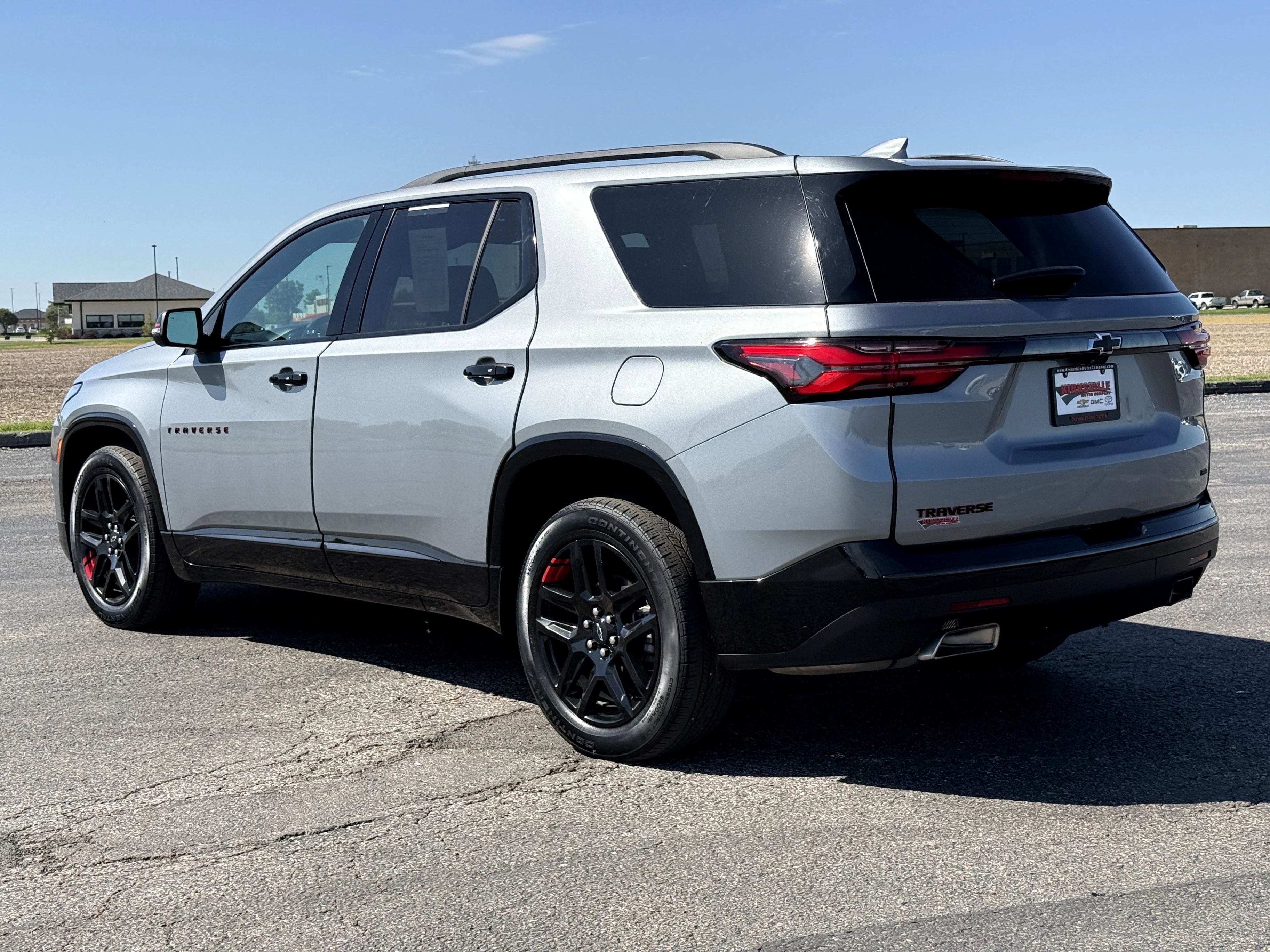 Used 2023 Chevrolet Traverse Premier w/ Redline Edition AWD/4WD image 4